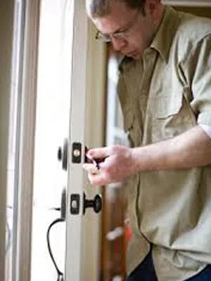 Miami Community Locksmith Miami, FL 305-894-9384 - lock-opening